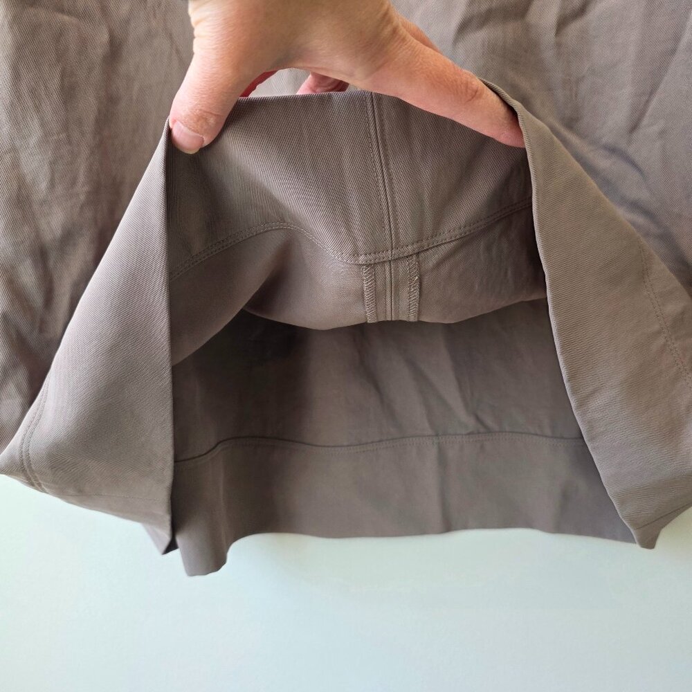 EVERLANE Drapey T-Shirt Blouse | Size 6 | Dark Taupe / Clay Short Sleeves - Picture 6 of 8